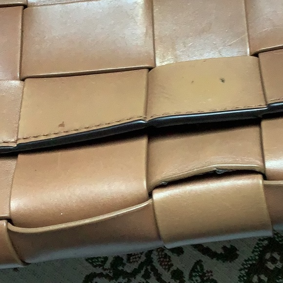 Michael Kors Vivian Clutch| Peanut - Picture 4 of 16